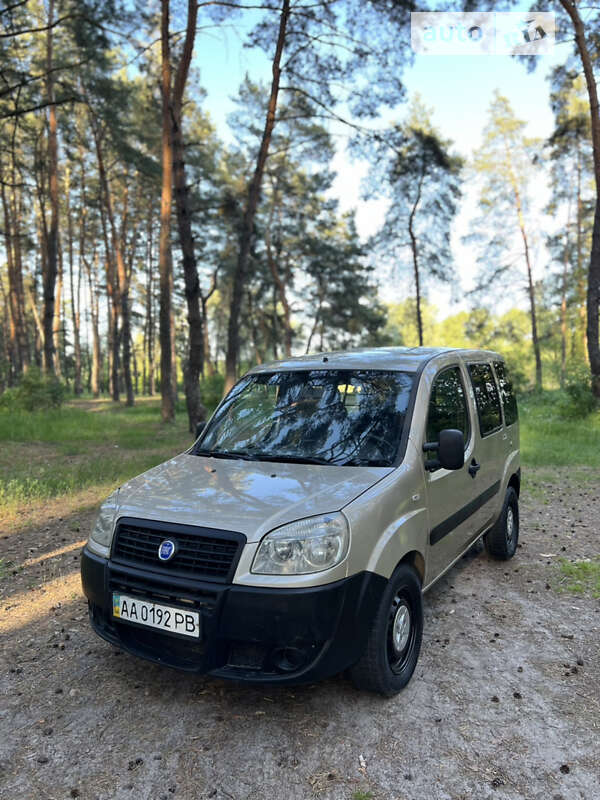 2011 fiat doblo