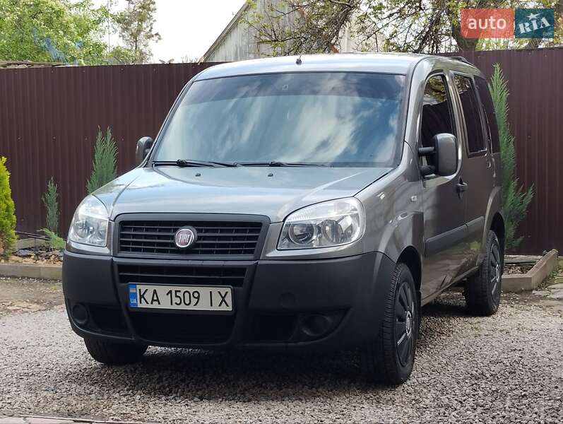 2011 fiat doblo