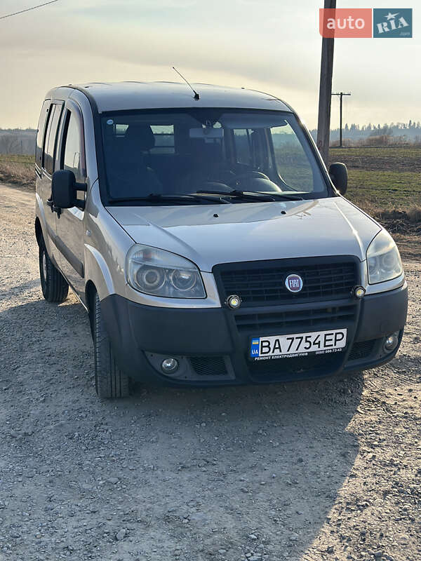 2011 fiat doblo