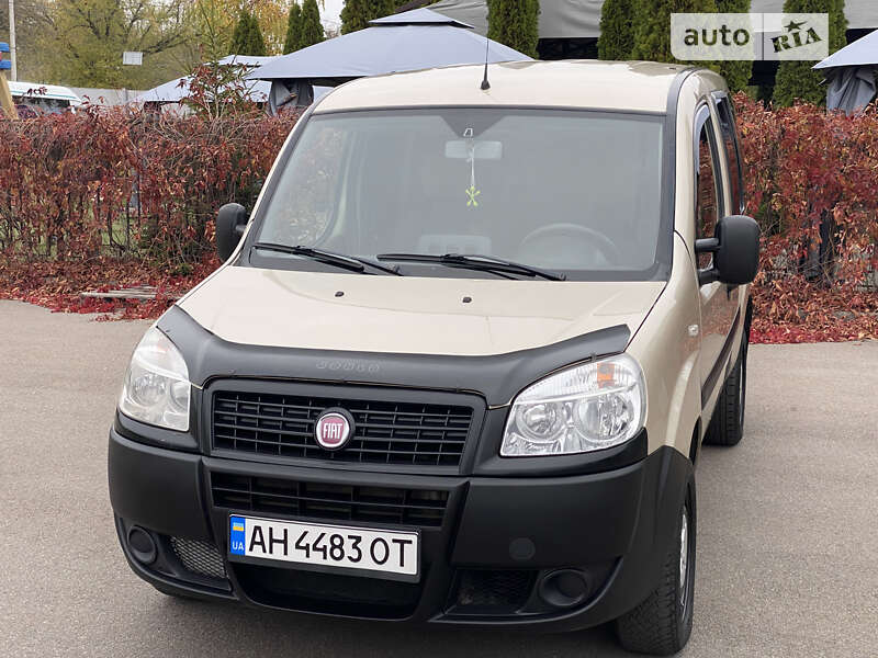 2012 fiat doblo