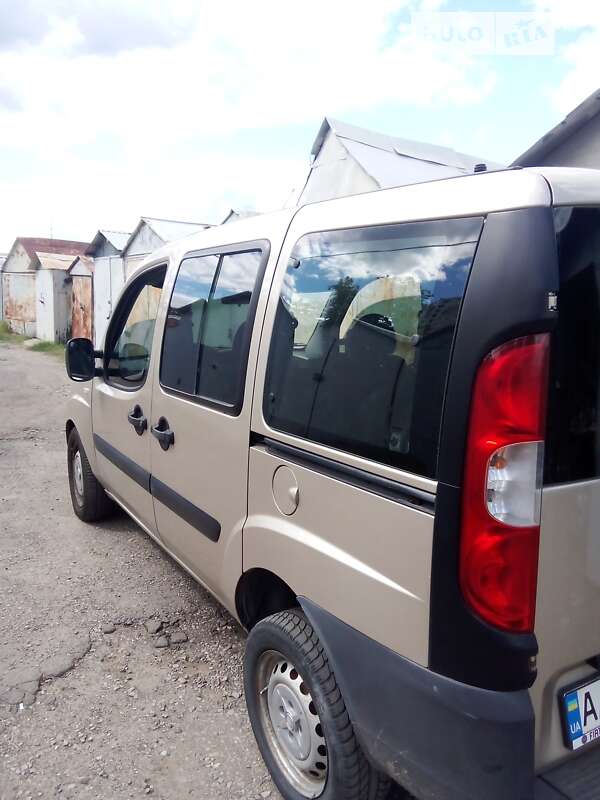 2012 fiat doblo