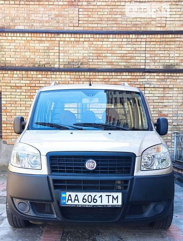 2012 fiat doblo