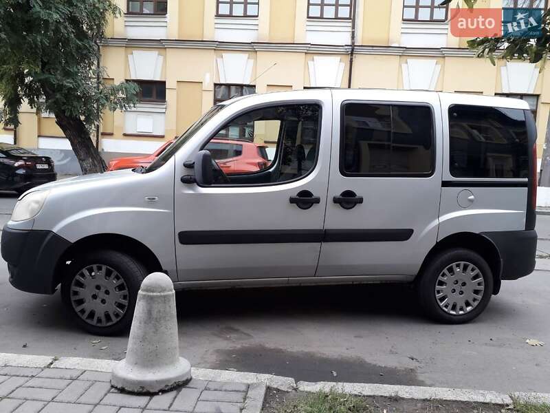 2012 fiat doblo