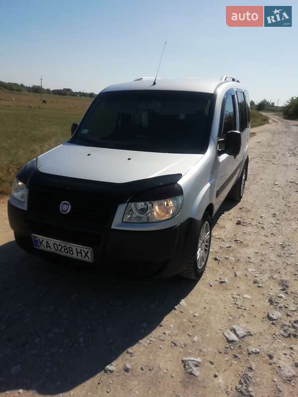 2012 fiat doblo
