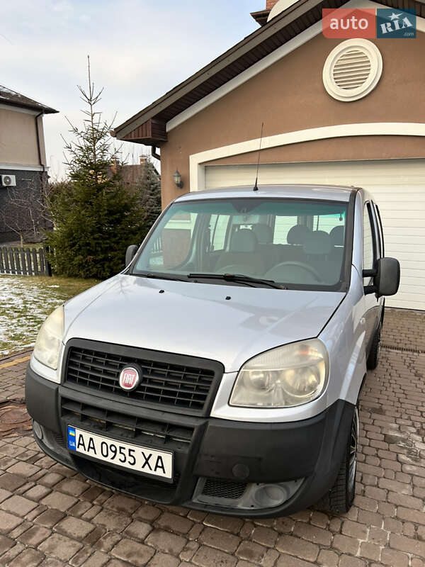 2012 fiat doblo