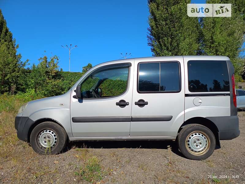 2012 fiat doblo