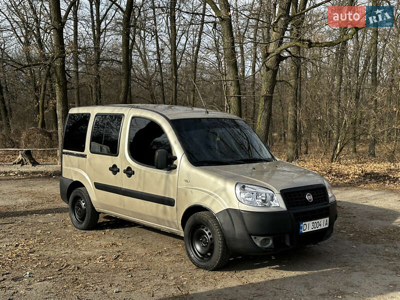 2012 fiat doblo