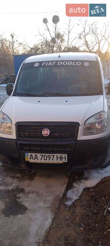 2012 fiat doblo