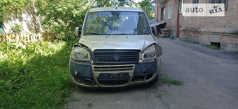 2013 fiat doblo