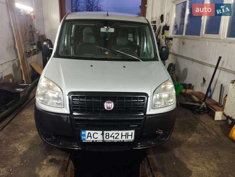 2013 fiat doblo