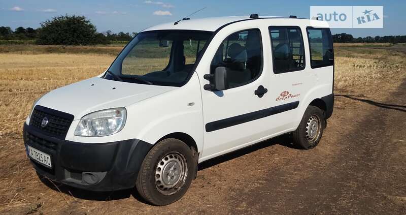 2013 fiat doblo