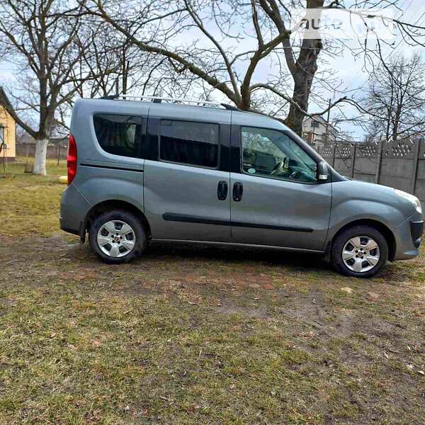 2013 fiat doblo panorama