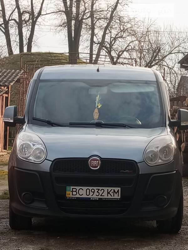 2010 fiat doblo