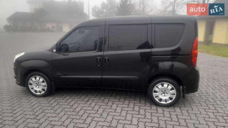 2011 fiat doblo