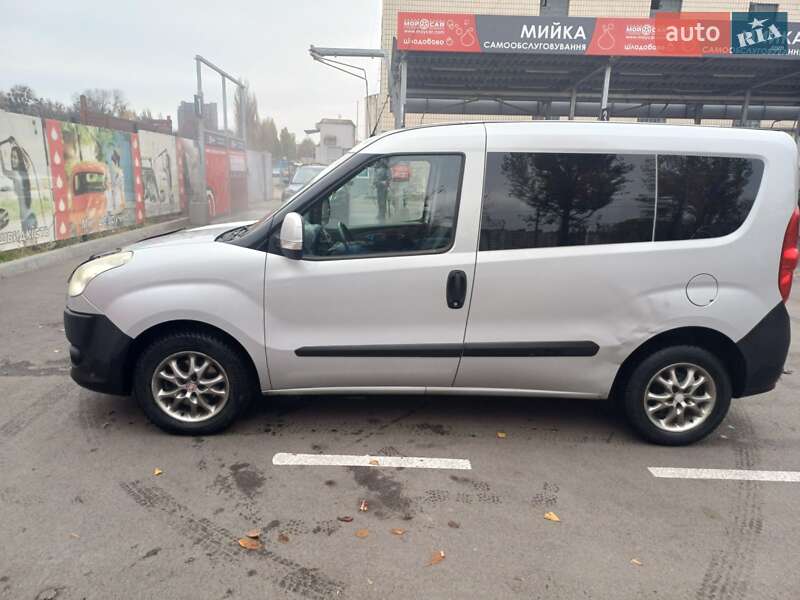2010 fiat doblo