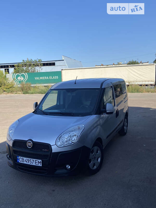 2011 fiat doblo