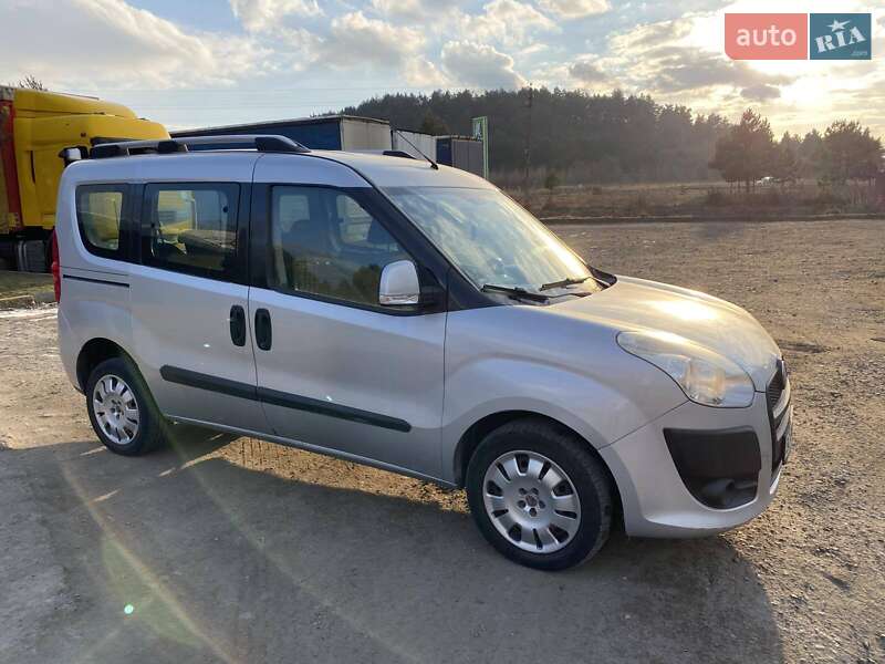 2010 fiat doblo