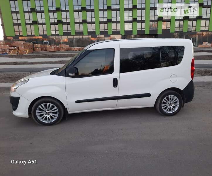 2010 fiat doblo