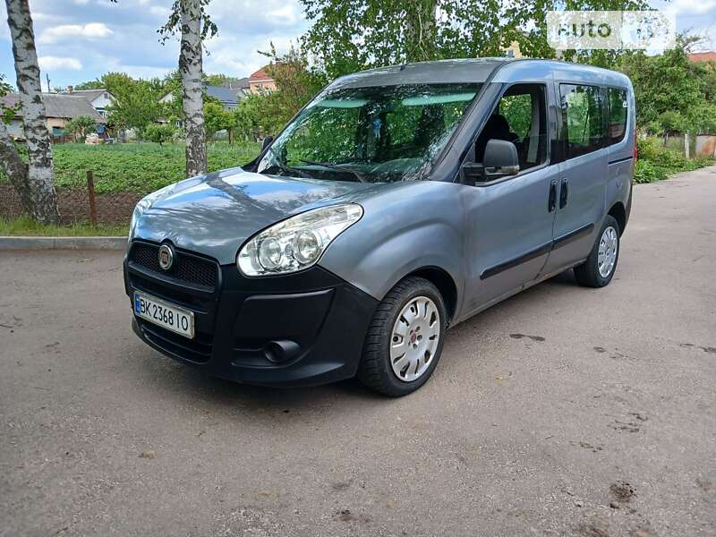 2010 fiat doblo
