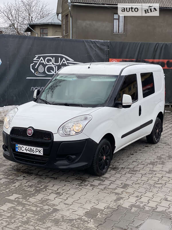 2011 fiat doblo
