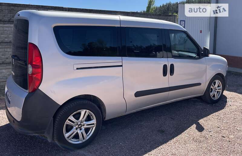 2010 fiat nuovo doblo