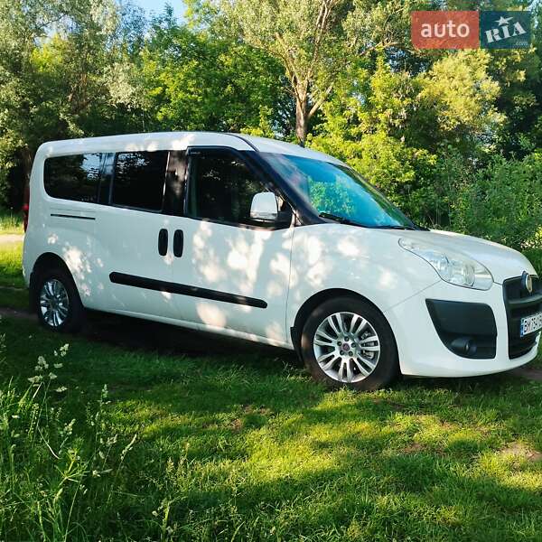 2011 fiat doblo
