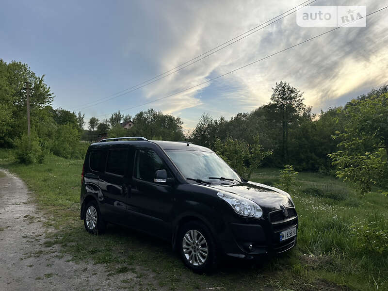 2011 fiat doblo