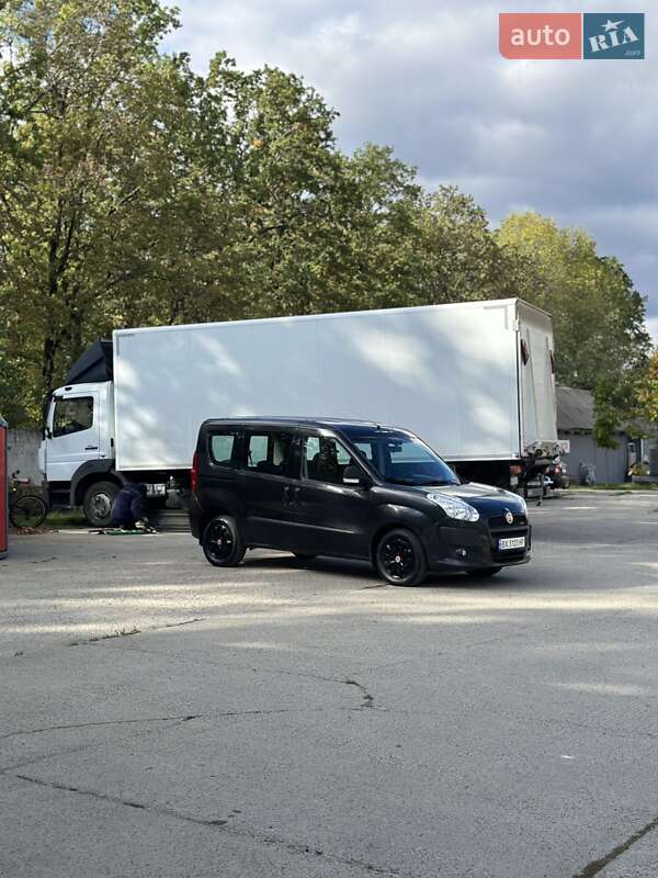 2011 fiat doblo