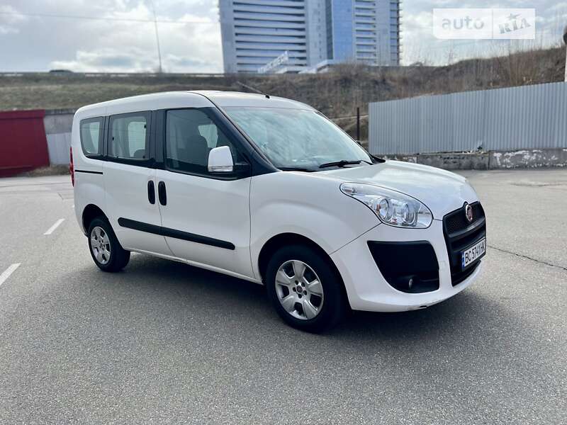 2011 fiat doblo