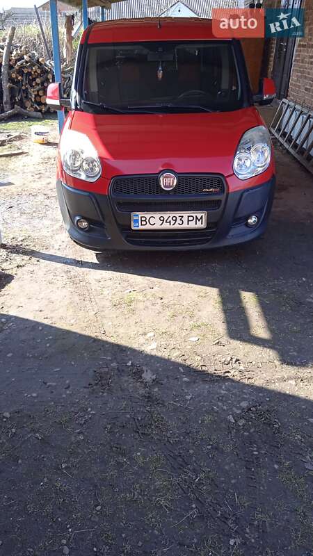 2011 fiat doblo