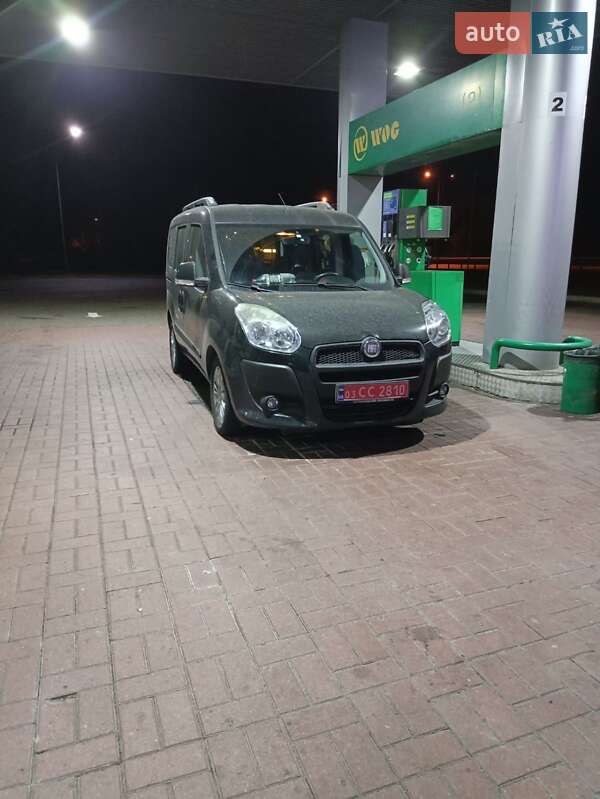 2011 fiat doblo