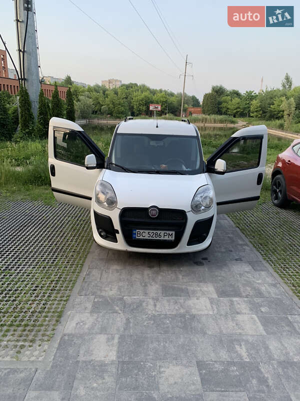 2011 fiat doblo