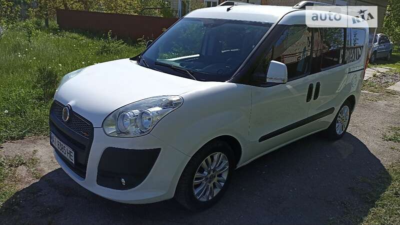 2011 fiat doblo