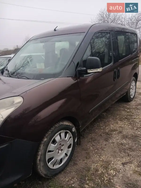 2011 fiat nuovo doblo
