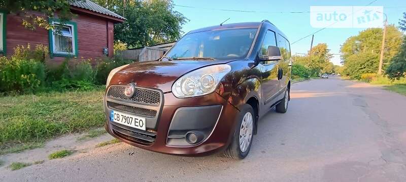 2011 fiat doblo