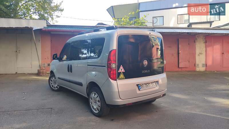 2011 fiat doblo