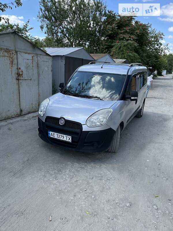 2012 fiat doblo