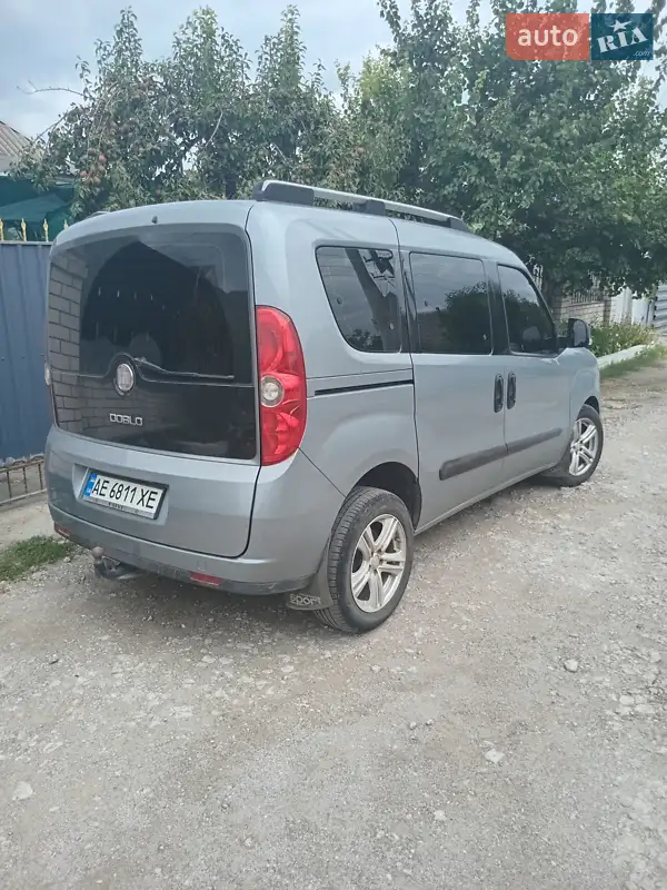 2011 fiat doblo