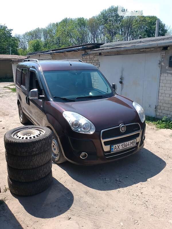 2011 fiat nuovo doblo