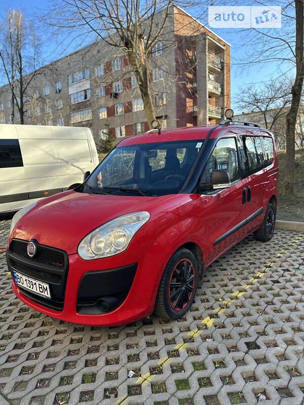 2012 fiat doblo