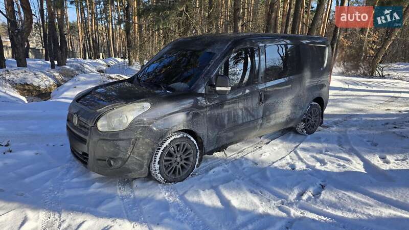2012 fiat doblo