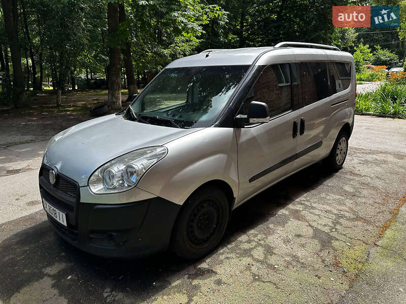 2012 fiat nuovo doblo