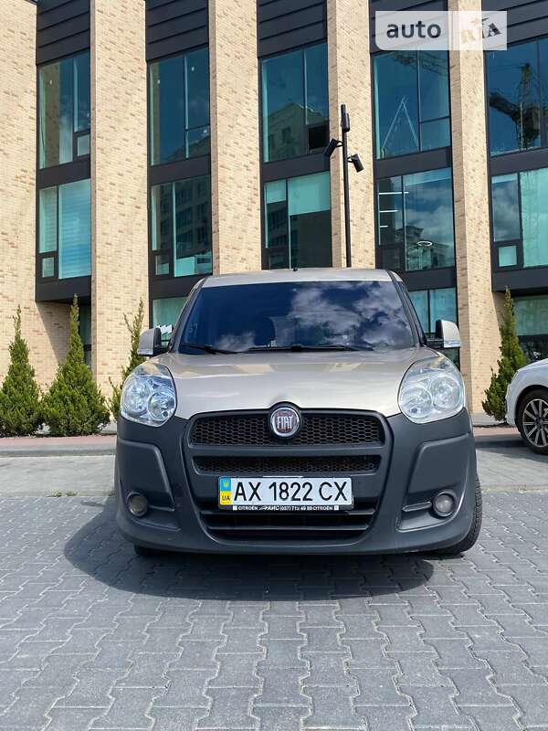 2012 fiat doblo