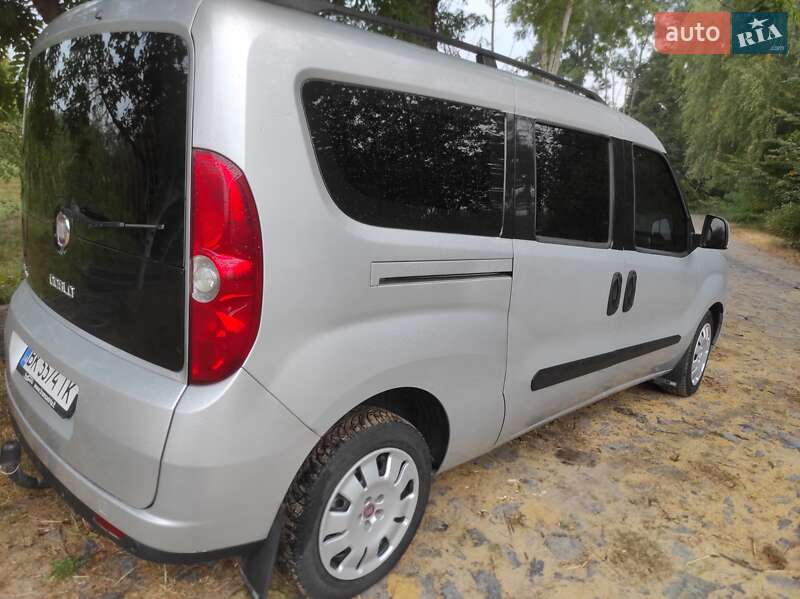 2012 fiat doblo