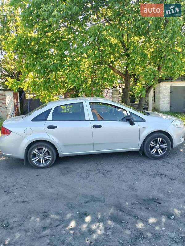 2010 fiat linea