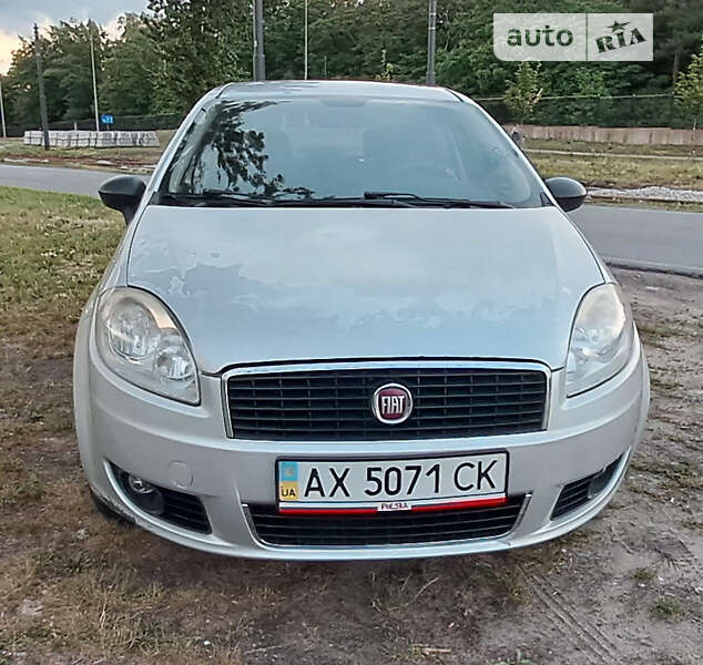 2011 fiat linea