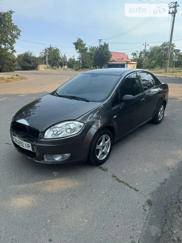 2011 fiat linea