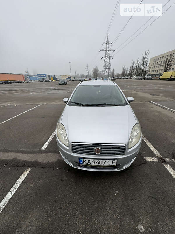 2011 fiat linea