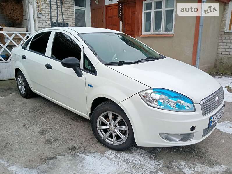 2011 fiat linea