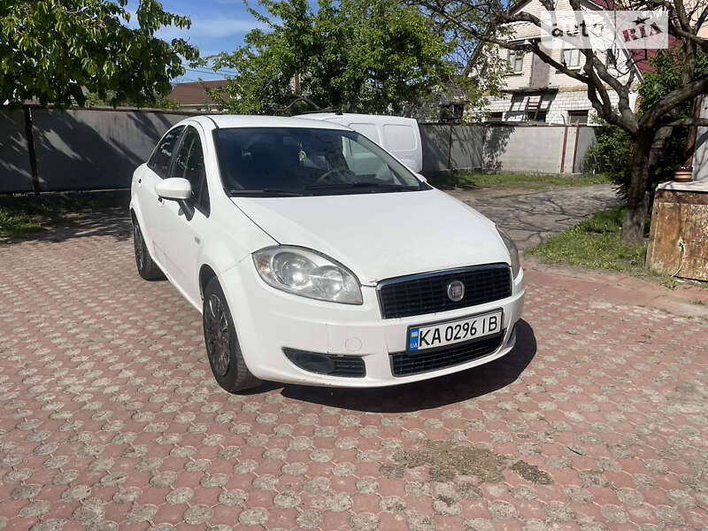 2011 fiat linea